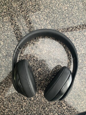 Beats by Dr. Dre Studio Wireless Over the Ear Headphones Beats by Dr. Dre Studio Wireless Over the Ear Headphones