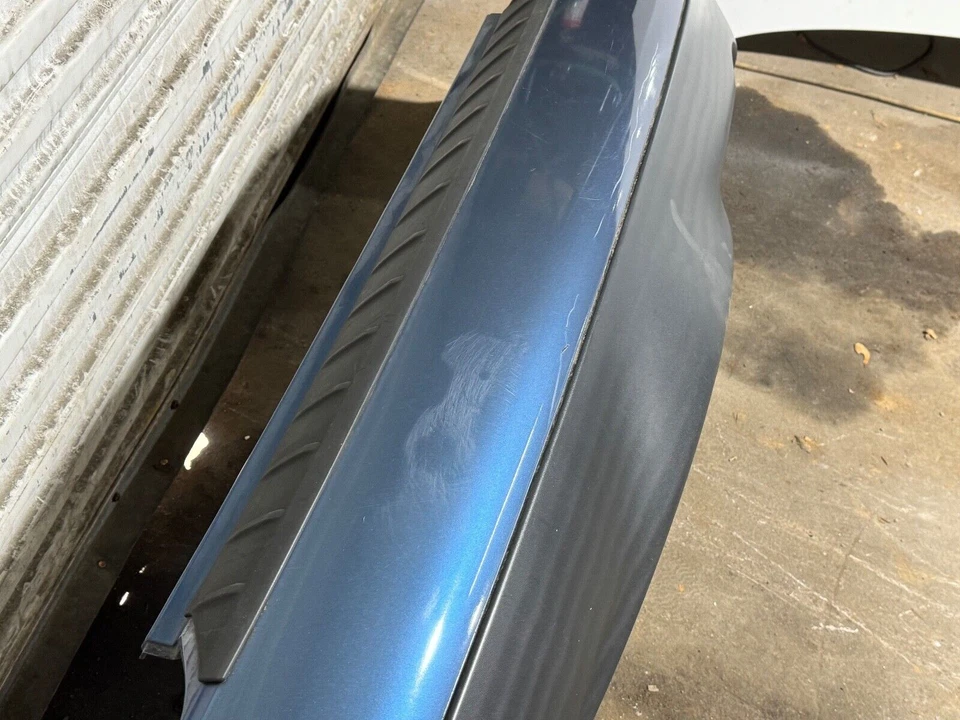 Cubierta de parachoques trasero azul Subaru B9 Tribeca 2006-2007 OEM Foto 4 de 4