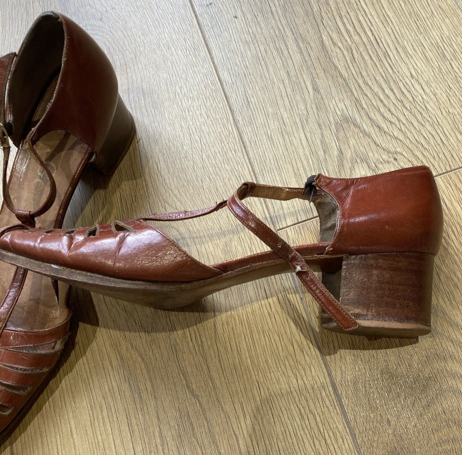 Stuart Weitzman for Kurt Geiger 1970s Tan Leather Sandals Size 9 UK need buckle! 2