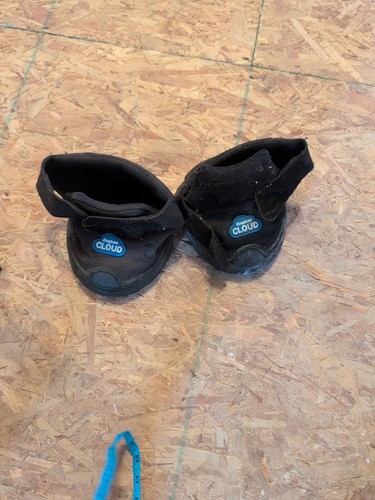 Pair Of Easy Boot Clouds