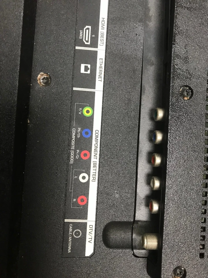 Vizio E-Series E231-B1 32" 720p HD LED LCD Television- WITH REMOTE LWZQPKEQ26017 - Image 2 of 4