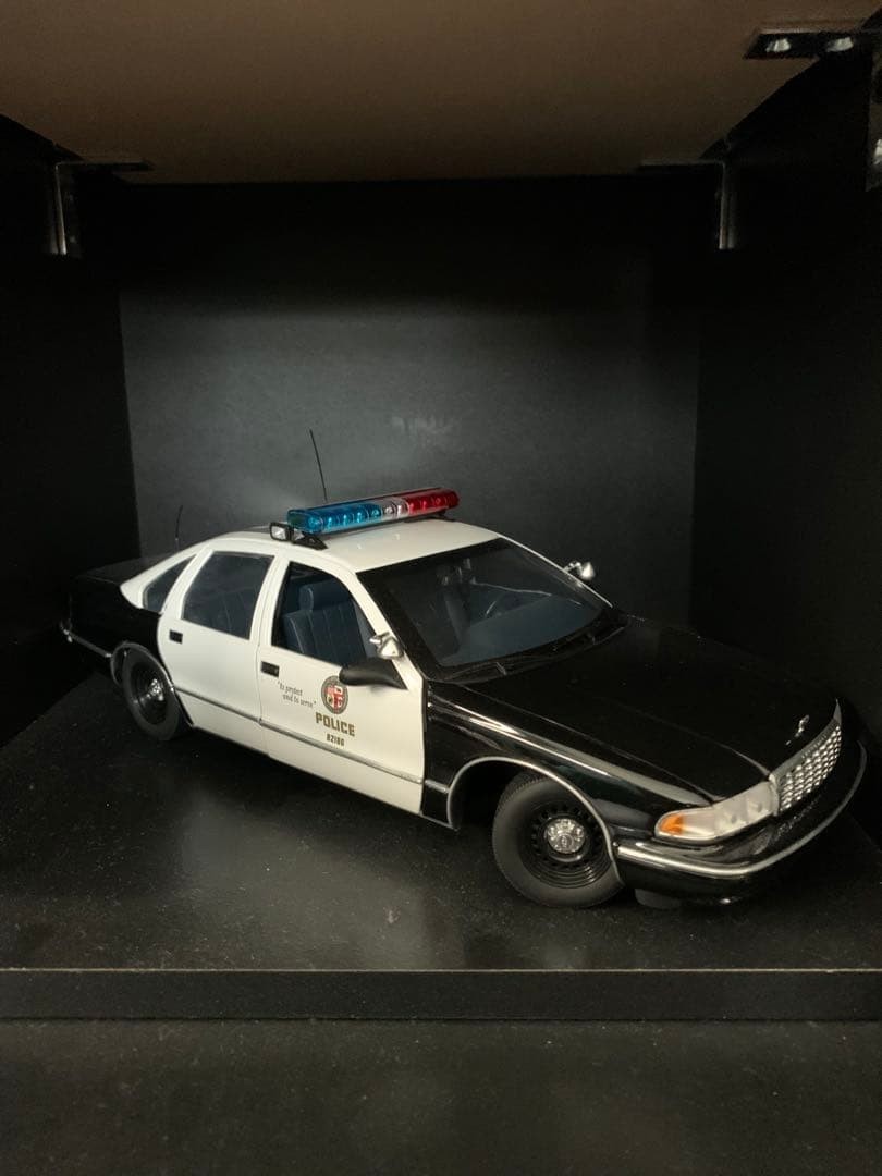 Ultra Rare 1:18 Chevrolet Caprice LAPD #fe7896