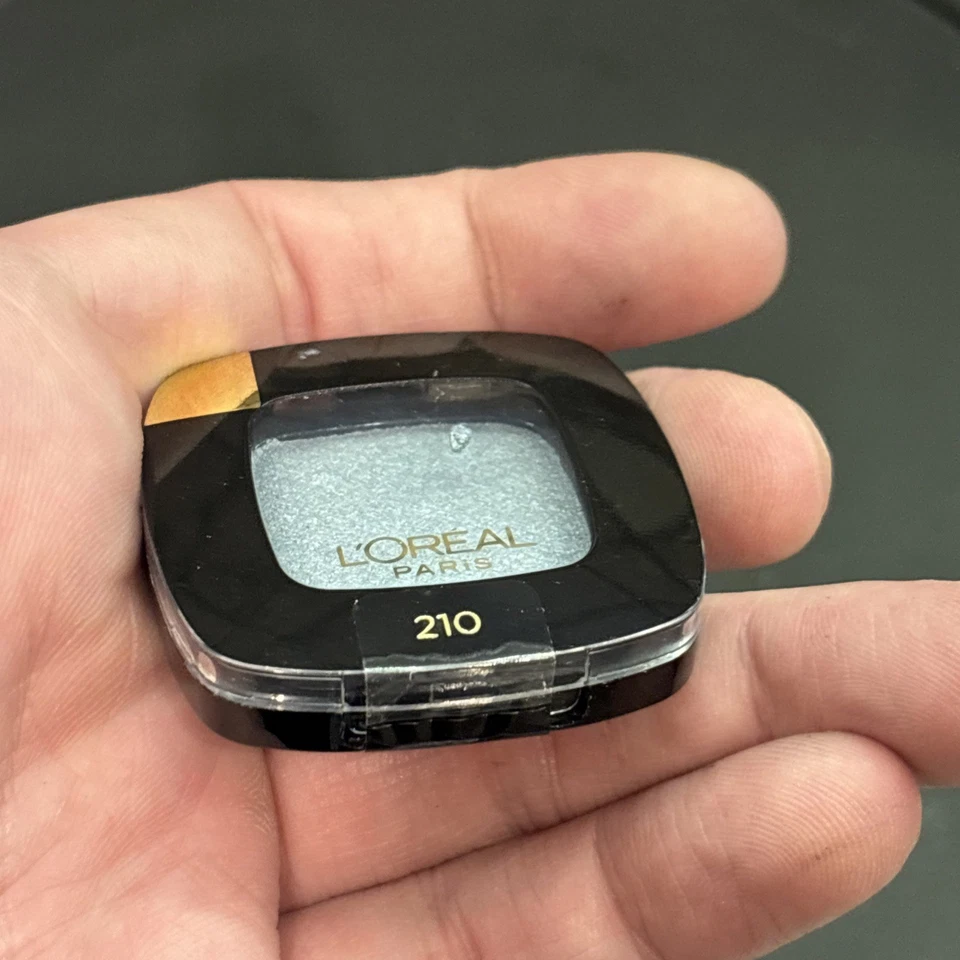 L'Oreal Colour Riche Eyeshadow, (210 Argentic) 0.12 Oz New / Sealed - Image 3 of 4