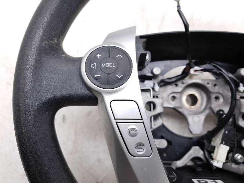 Toyota Prius C-Two 2012 volante Foto 2 de 4