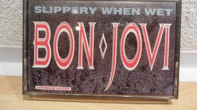 Bon Jovi  Slippery When Wet 1986 Let it rock - You give love a bad name MC cass.