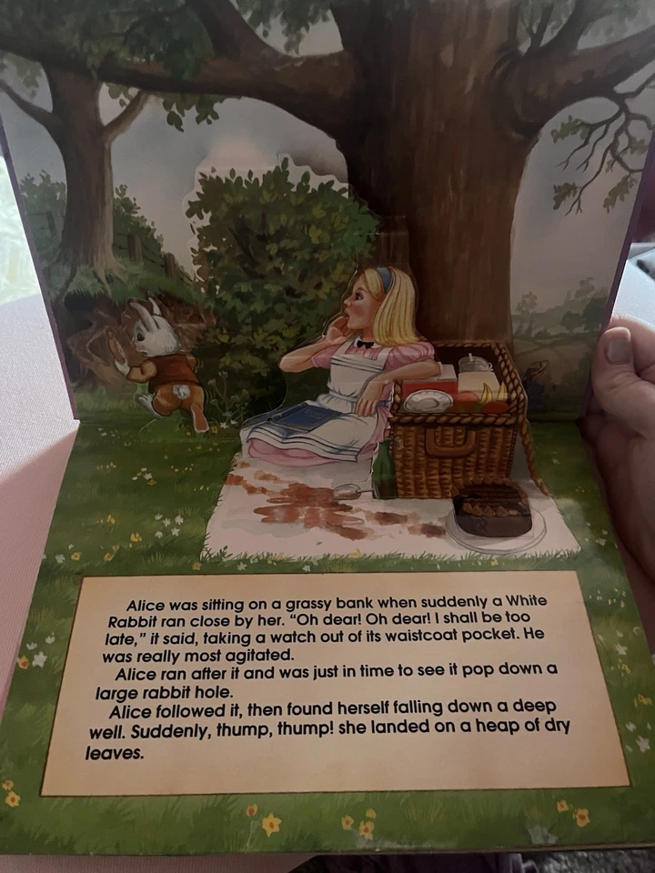 Libro de cuentos emergente Alicia en el país de las maravillas • Edición 1994 • Libro infantil vintage Foto 2 de 4