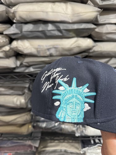 Gorra Parche Estatua de la Libertad de los Yankees de Nueva York Talla 7 1/4 New Era Ajustada - Imagen 2 de 3