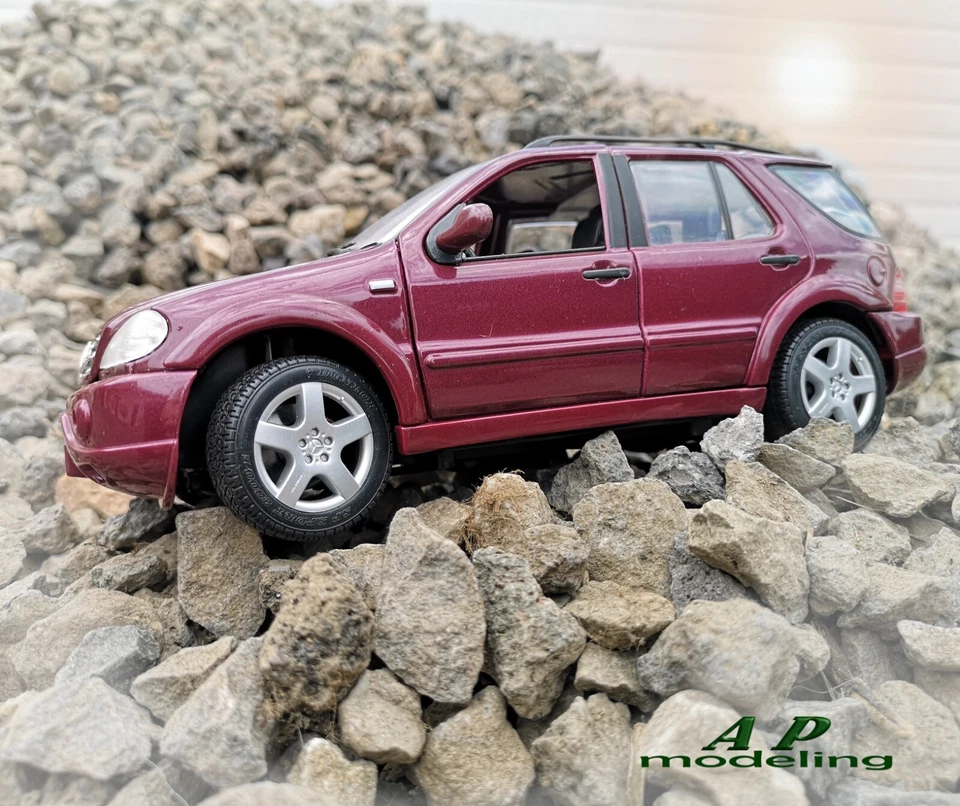 modellino suv 1:18 Mercedes benz ml 55 AMG maisto modellini per collezioni auto - Immagine 3 di 4
