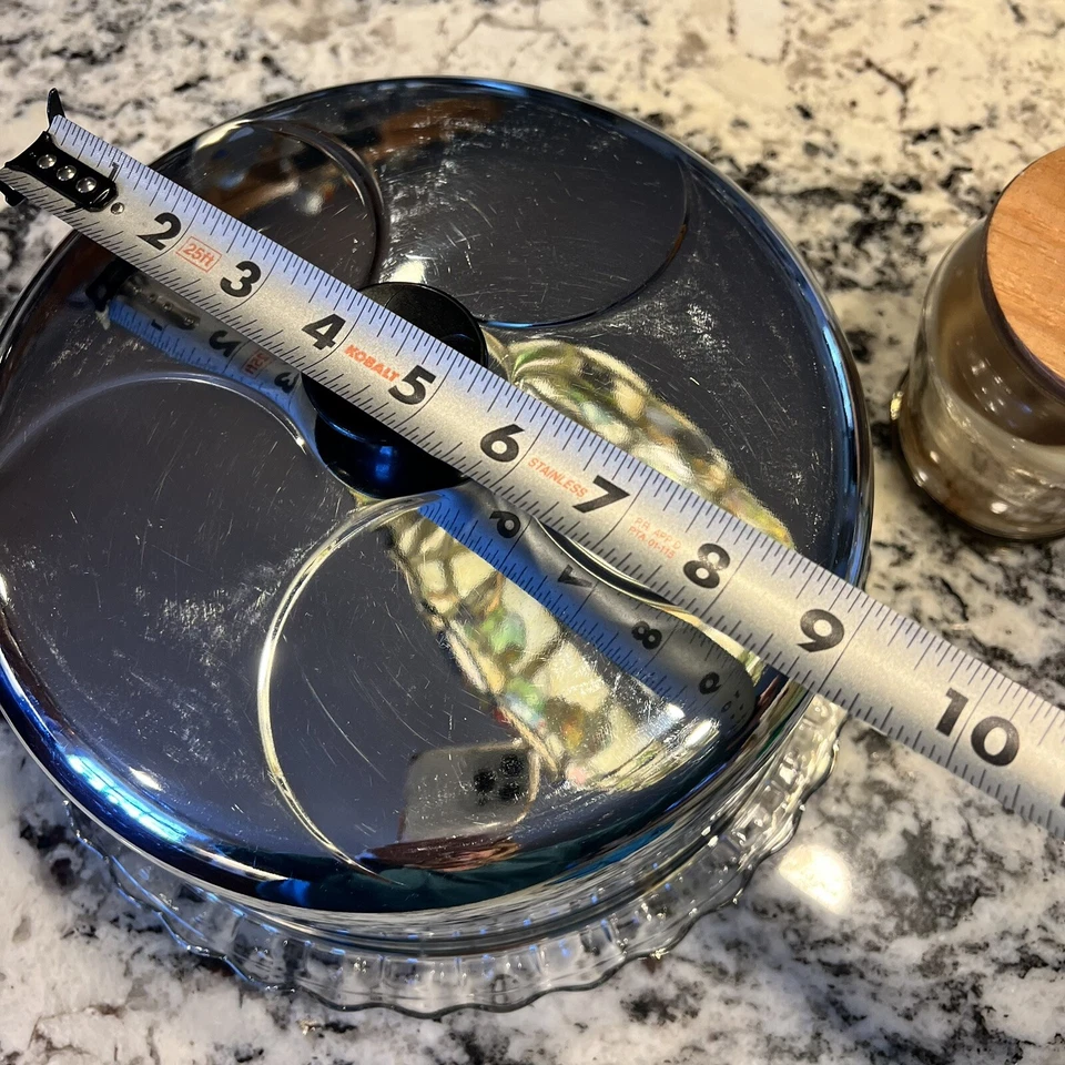 Plato de pastel de vidrio con patas vintage cubierta de pastel de cúpula cromada, leer descripción Foto 3 de 4