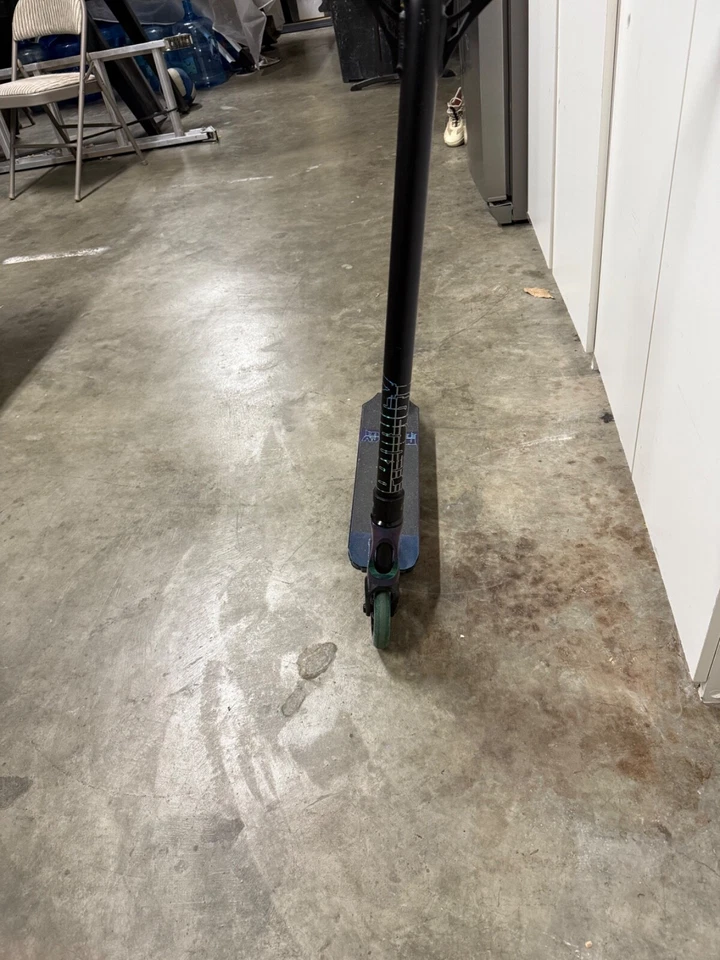 Scooter Envy Scooters Prodigy X Pro - negro/resbaladizo al aceite Foto 2 de 3