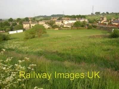 Foto - Badger Hill Cricket Ground from Far Common Rastrick c2006