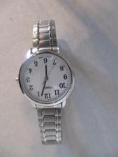 Timex 31mm Ladies Wrist Watch Easy Reader White Dial Battery replaced