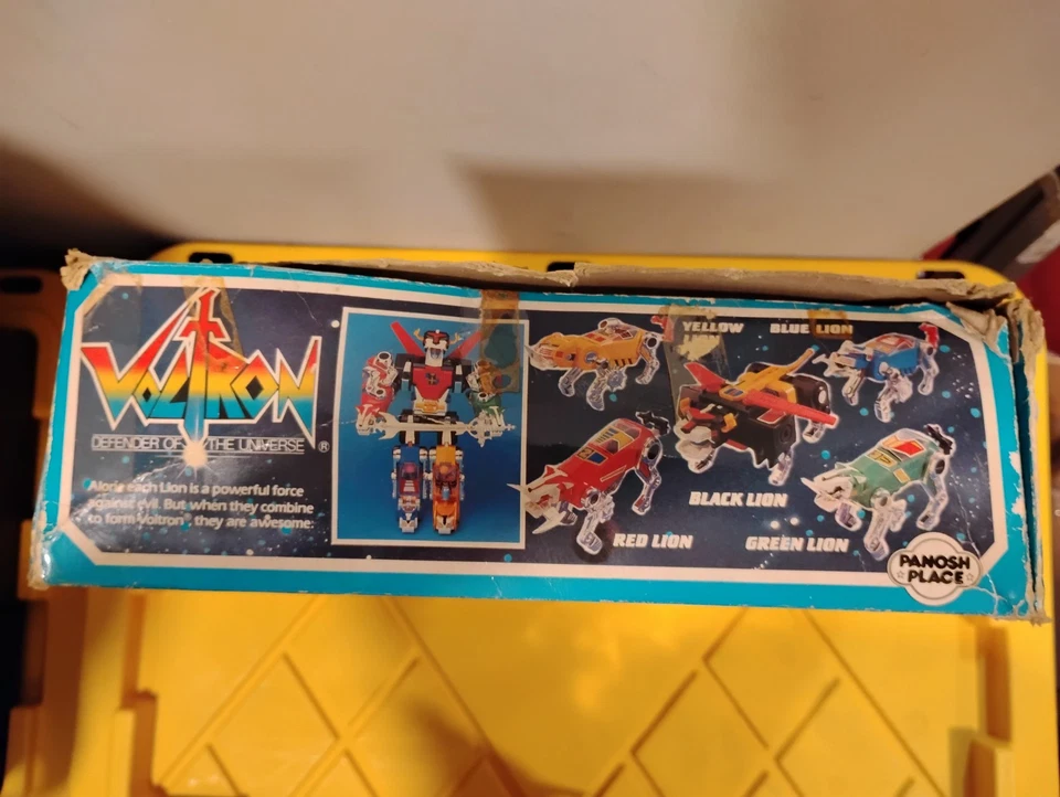 VINTAGE 1984 VOLTRON PANOSH  LION FORCE ACTION FIGURE & Accessories (( READ )) - Image 4 of 4