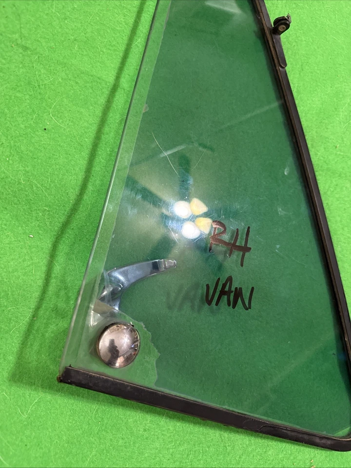 Chevrolet Serie G 1971-1996 vidrio de ventilación derecha pasajero ventana de ventilación G10, G20, G30 Foto 2 de 4