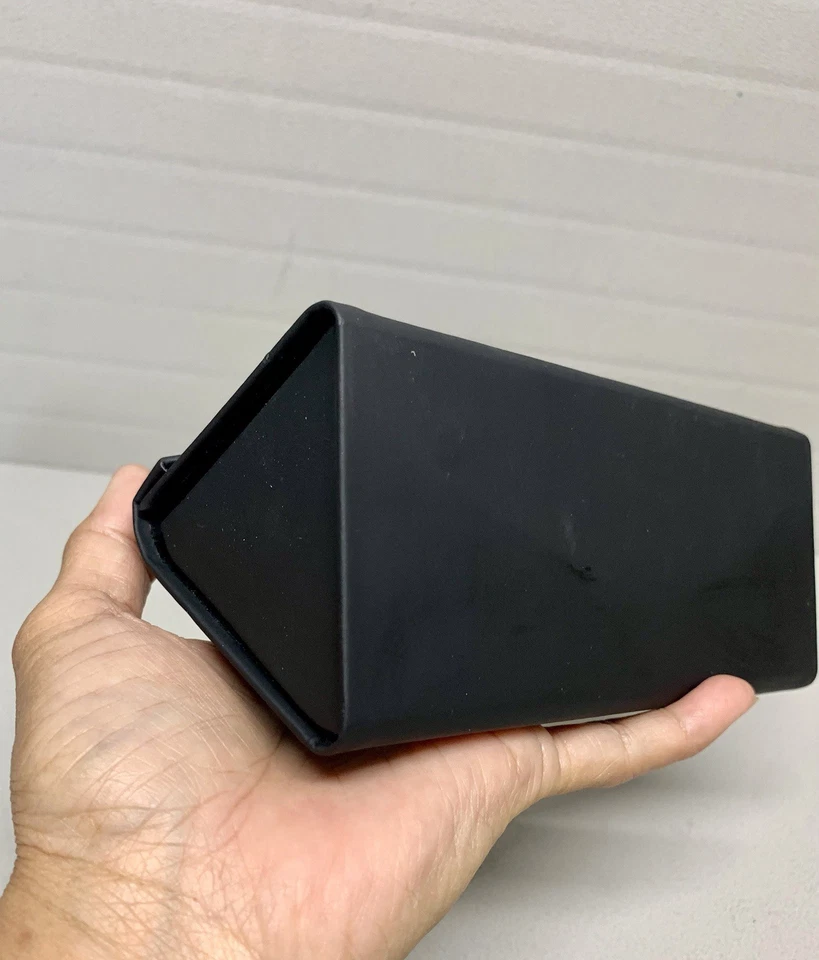 Estuche plegable de cuero negro para gafas de sol BALLY Foto 4 de 4