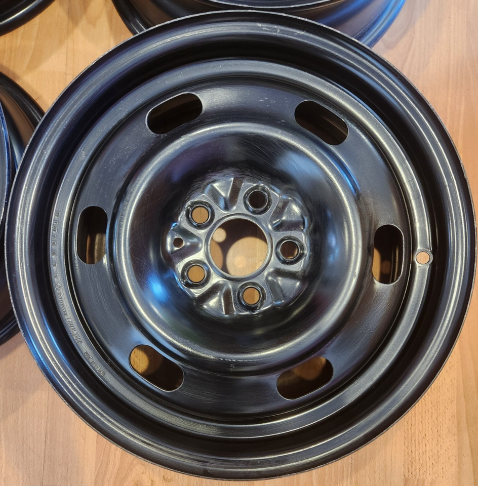 Pt Cruiser Metal Rims SET OF (4) 15