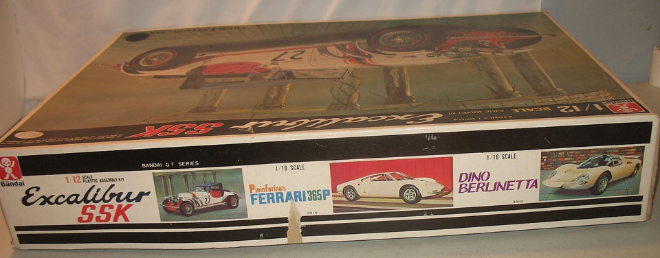 Maquette Bandai Excalibur 1/12 - Voiture Rouge - Boîte Fermée - Plastique