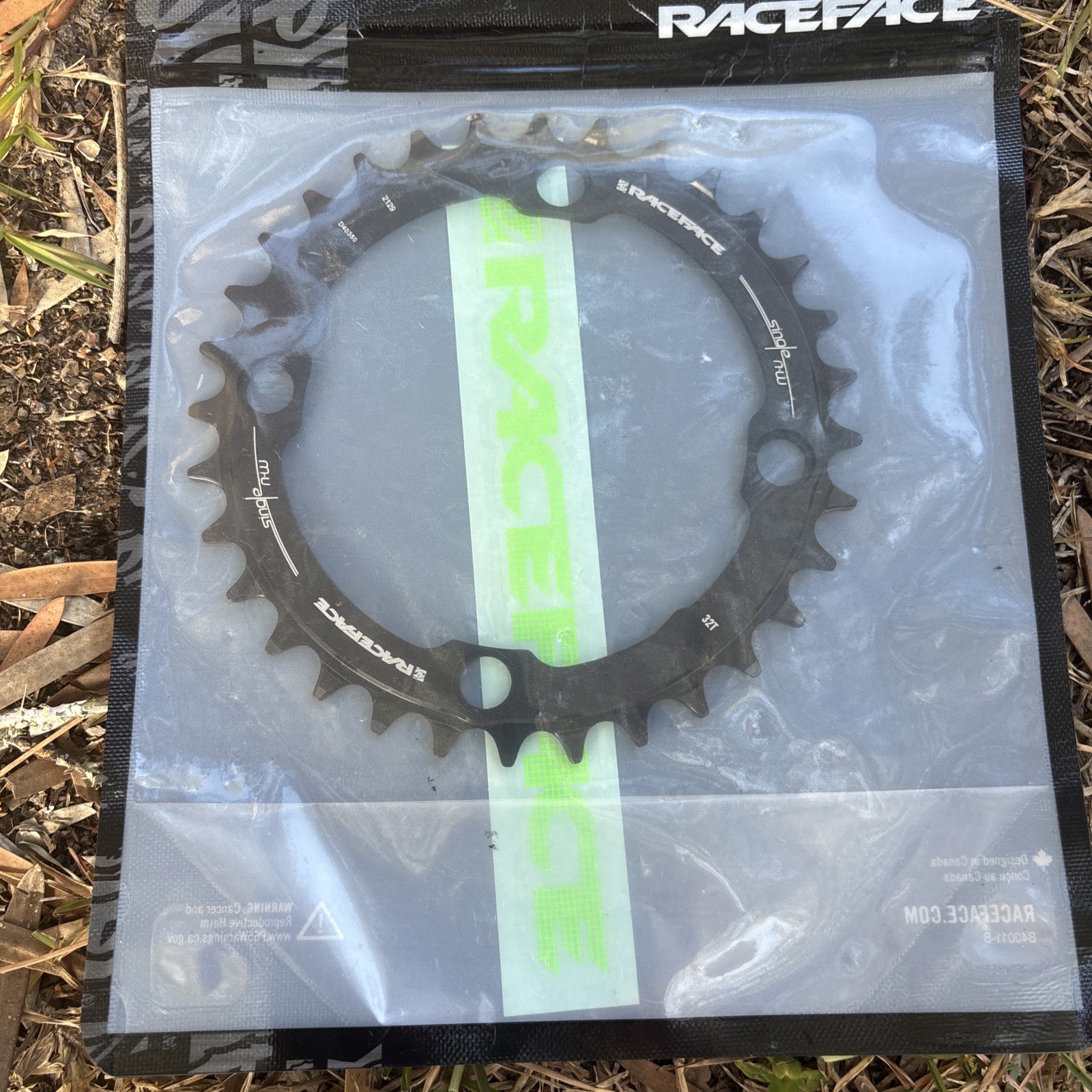 Race Face Narrow Wide 104mm BCD - 32T - Aluminum - Black RNW