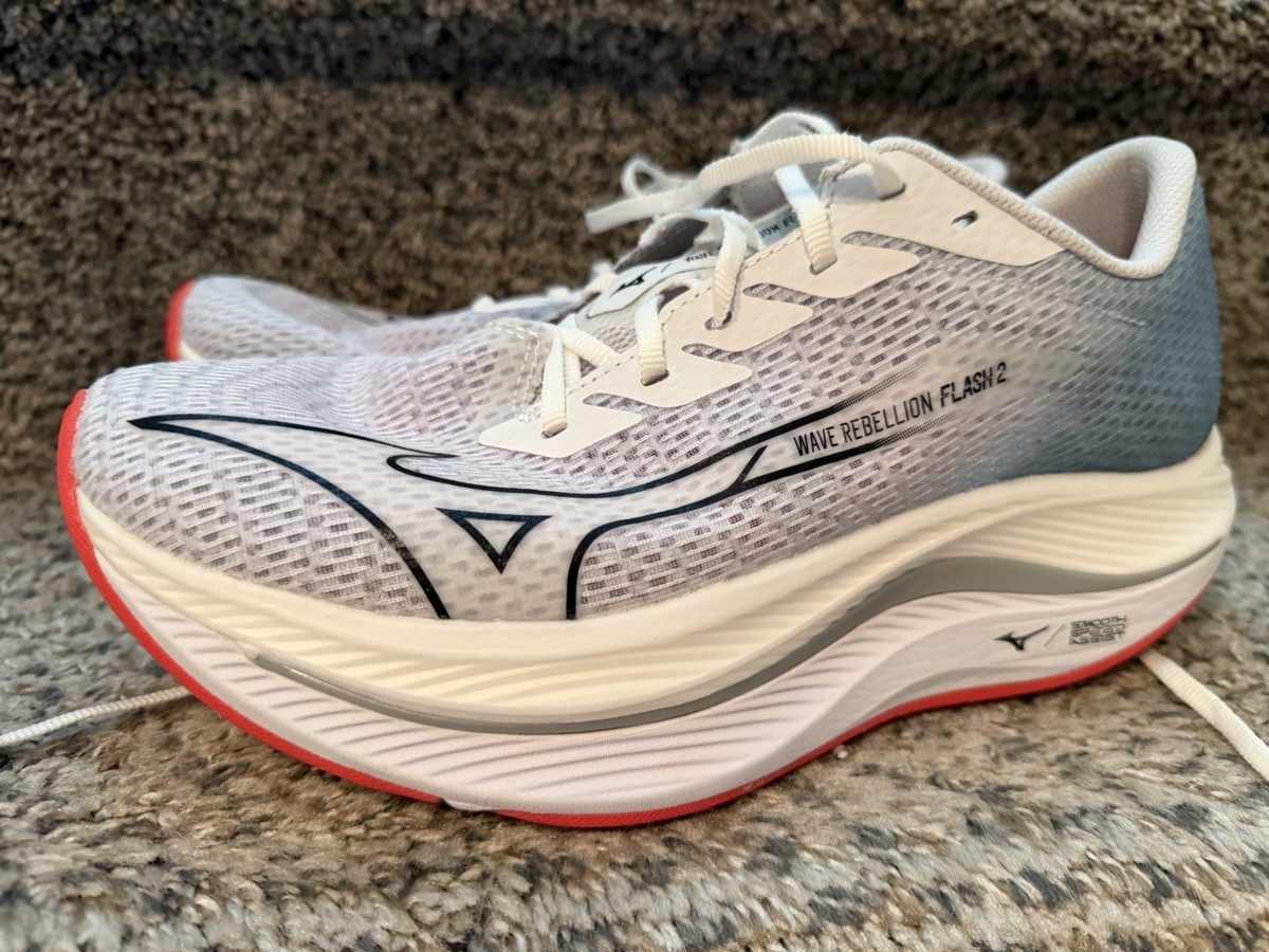 Muzino WAVE REBELLION FLASH 2. Barely Used. Mens Size 8.5/Women