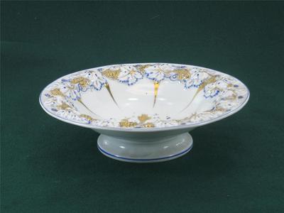Bowl German KPM Porcelain Grapes Leaves Hand Painted Gold Accented Decorated