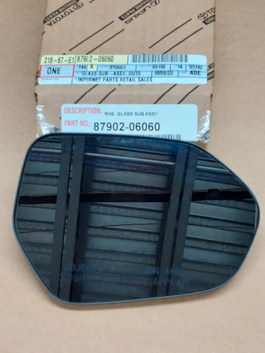 OEM TOYOTA CAMRY OUTER MIRROR GLASS PASSENGER SIDE 87902-06060 FITS 2018-2023