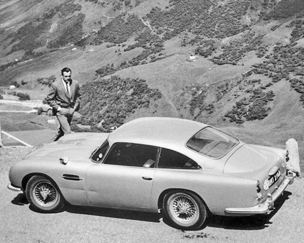 Sean Connery James Bond 007 Aston Martin 10x8 Photo for ...