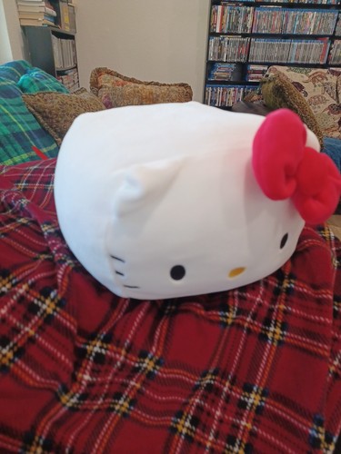 Hello Kitty Plush Pillow Squishy Sanrio Universal Studios Florida 8” NWT - Picture 3 of 6