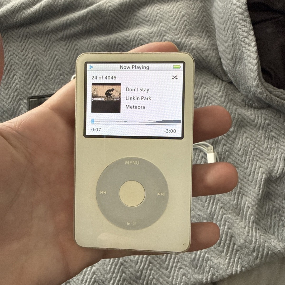 Apple iPod Classic 5th Generation A1136 30GB - White - TESTED