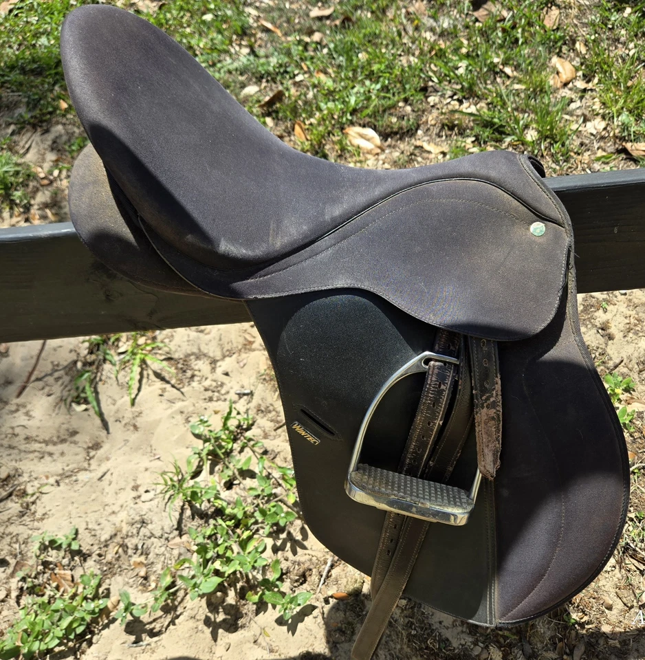17" Wintec English Saddle + Extras - Image 4 of 4