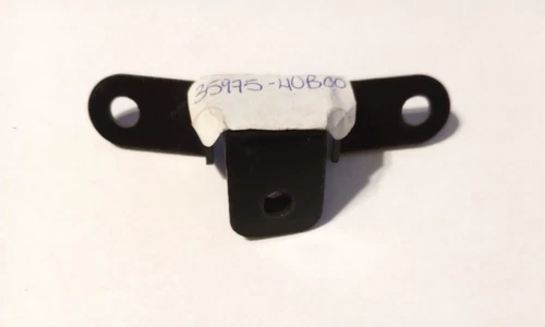 BRACKET, REAR SIDE RH *{MODEL K2 E28}*
