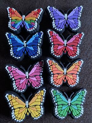 ATEMBERAUBENDE & LEBENDIGE SCHMETTERLINGE   8er Set Schuh Charms tolle Tortendekoration 