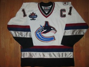 messier canucks jersey