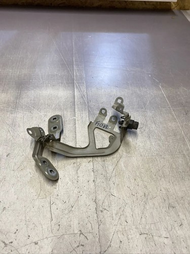 BMW 5 F10 Kotflügelhalter vorne links 21758112