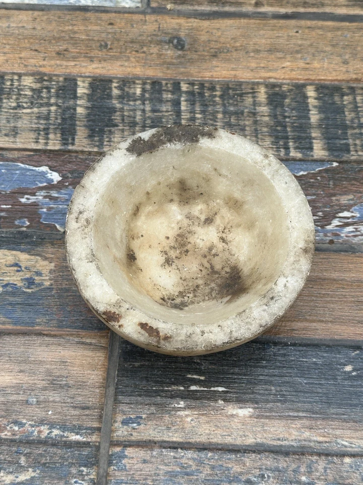 Antiguo cuenco de masaje de aceite caliente antiguo de piedra de mármol tallado a mano Foto 4 de 4