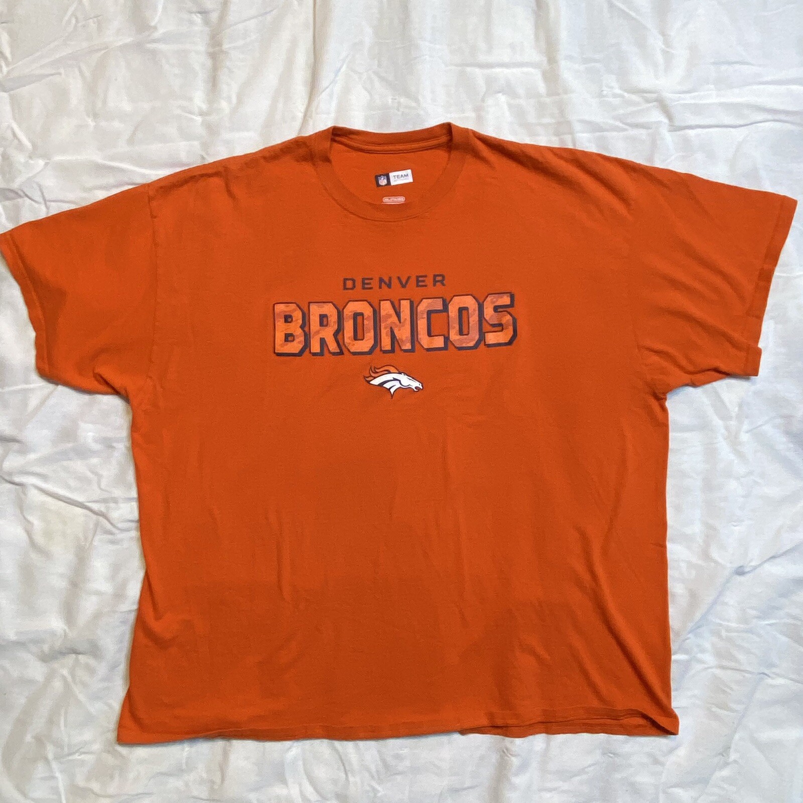 Denver Broncos Shirt Mens 2XL Orange Short Sleeve NFL Football Tee Camo Logo