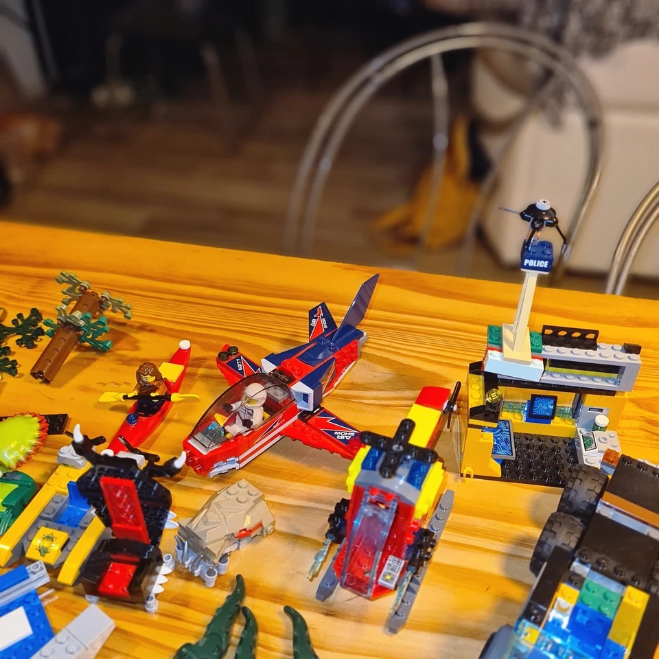 lot de legos en vrac - voitures : Porches-hélcoptère - nombreux personnages - Photo 3/4