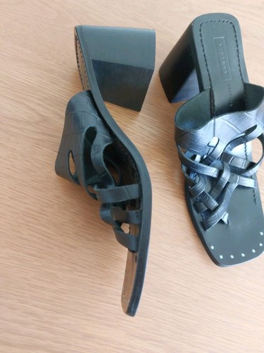 Brand New Top Shop Black Leather Healed Sandals RRP £49 Size UK 7 - Picture 2 of 4