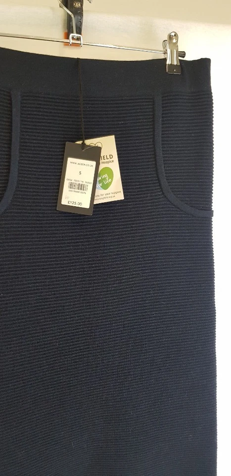 Jaeger Navy Blue Wool Skirt Size S BNWT - Image 4 of 4