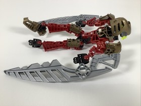 LEGO BIONICLE: Toa Lhikan 8811 With Fire Swords (No Kikanalo) - MISSING 1 FOOT -