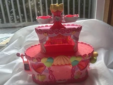 My Little Pony Ponyville Pinkie Pies Roller Skate Party Cake House Playset 2007