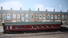 Dapol "00" Restaurant Car No M 239 M in BR Maroon LIvery - see photos