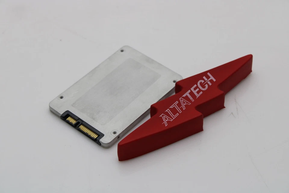 Dell TMC3T 160GB SSD SATA 2.5 3G SSDSA2BW160G3 | Server | Storage - Image 2 of 4