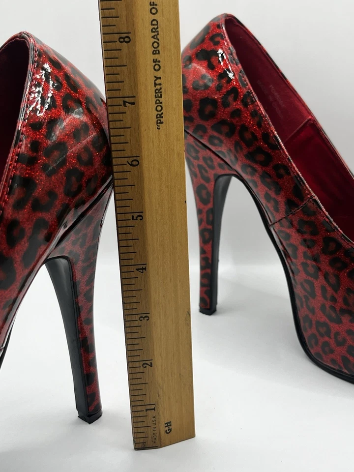 Zapatos de tacón Bordello de 5,75", plataforma de charol guepardo rojo brillante, talla 9 Foto 4 de 4