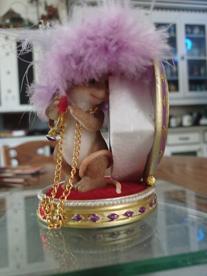 2006 Charming Tails ~ You Look Marvelous ~ Red Hat Mouse Figurine