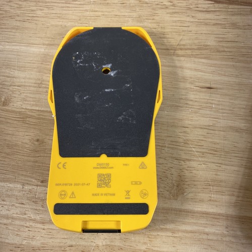 DEWALT DW0150 LED Stud Finder 11/2 in. Center Find Sensor USED
