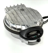 VillaWare Waffle Maker 2004 Chrome Round 7" Classic Baker Iron - Works