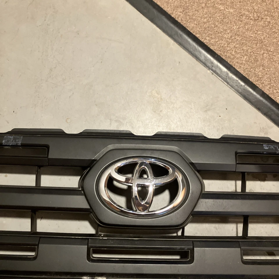 Rejilla genuina OEM 2016 2017 2018 2019 Toyota Tacoma 53114-04140 04150 04180 Foto 2 de 4