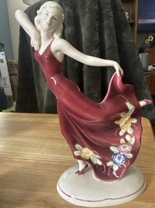 カッツヒュッテ（Katzhütte）社　アール・デコ様式　磁器製フィギュリン Katzhutte Figurine | eBay