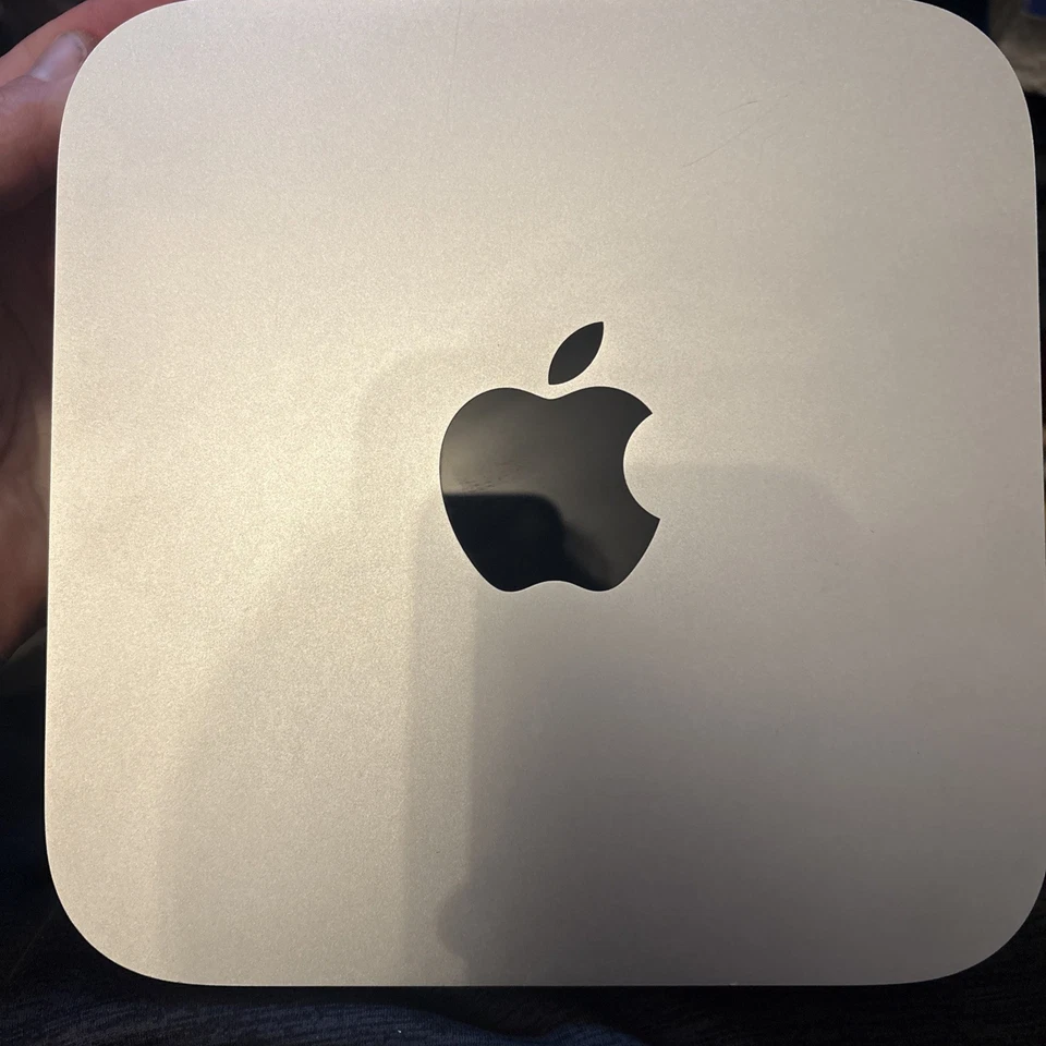 Apple Mac Mini 2010 A1347 For Parts -CD/DVD Drive, 2 GB RAM, Top RAM Clips Broke - Image 2 of 4