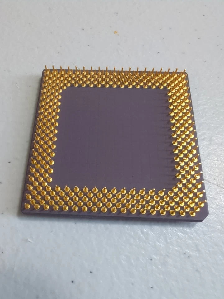 Procesador/CPU AMD AMD-K6-233ANR 233 MHz 3,2 V CCORE/3,3 V de cerámica Foto 4 de 4